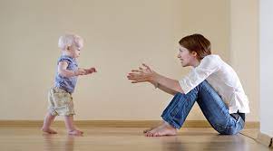 خصوصیات کودک در یک سالگی. کلینیک روانشناسی کودک و نوجوان دکتر نسیم نوری تخولات جرکتی کودک